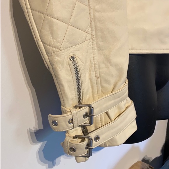 Leather jacket - Picture 3 of 9